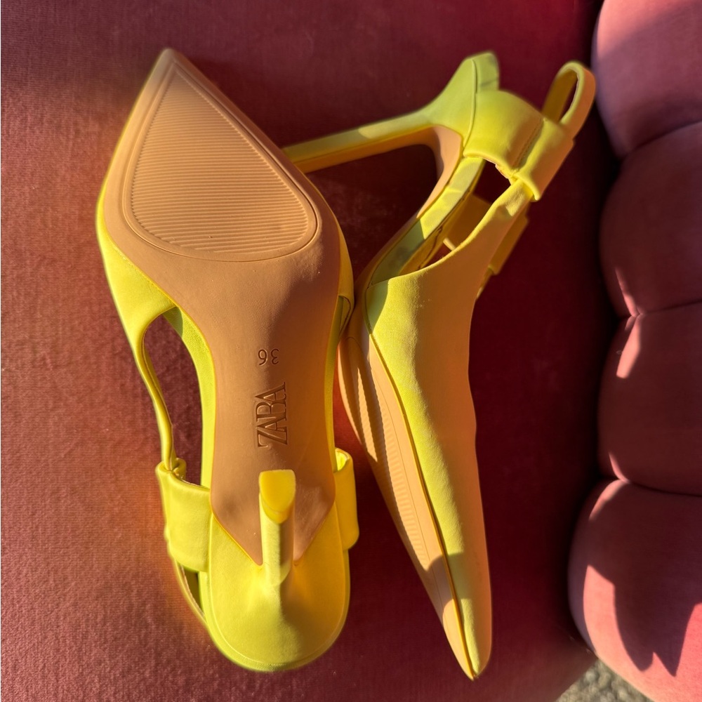 Zara Women's Bright Yellow Pointed Heels - Picture 5 of 5
